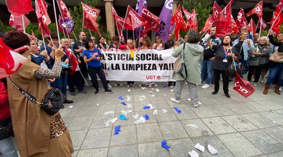 Los trabajadores de la limpieza se manifiestan