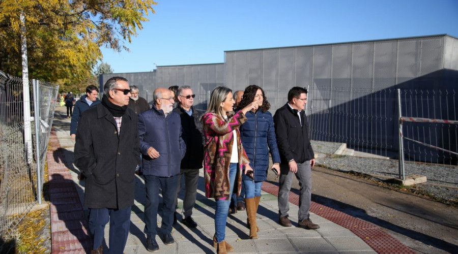 Milagros Tolón supervisa la obra del Paseo de Don Vicente