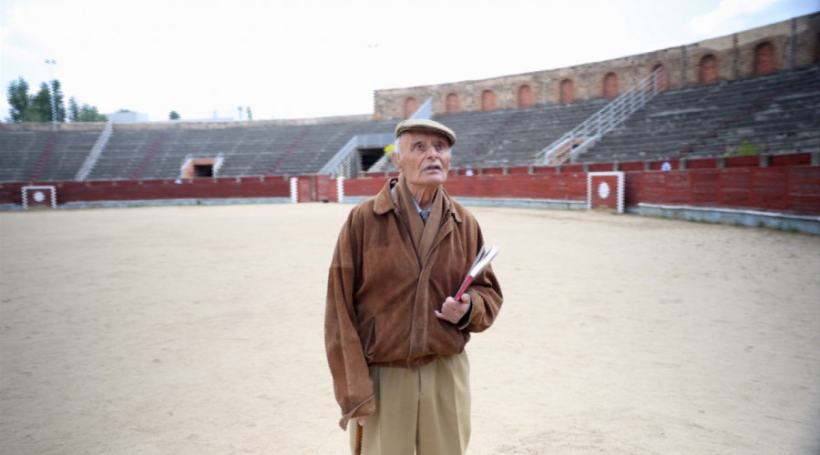 ‘Manolo Lozano, historia viva del toreo’